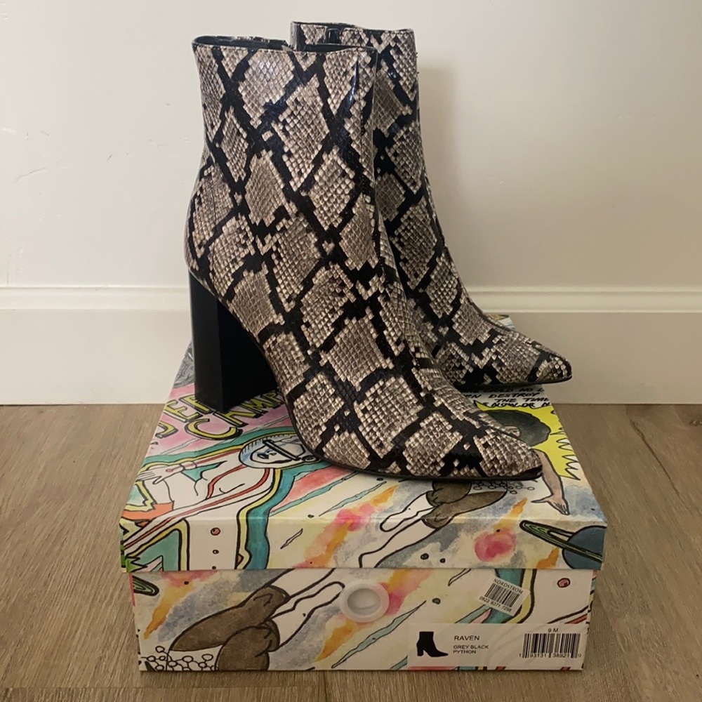 Jeffrey Campbell Raven Snakeskin Python Boots worn once sz 9